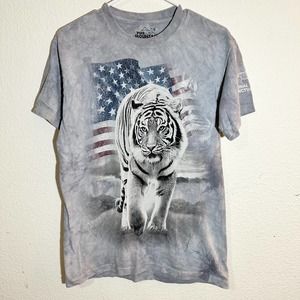 The Mountain White Tiger Graphic T-Shirt Size Small USA American Flag